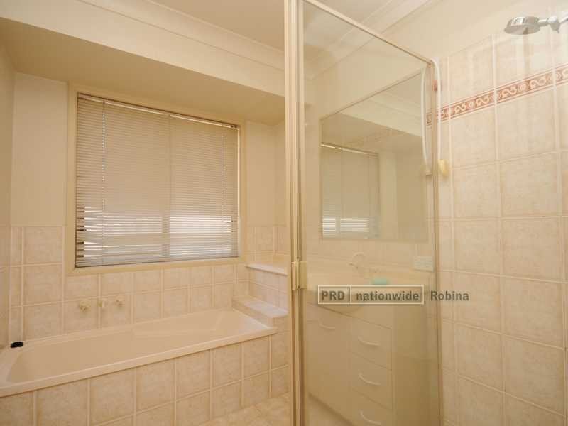 18 Swanton Drive, Mudgeeraba QLD 4213