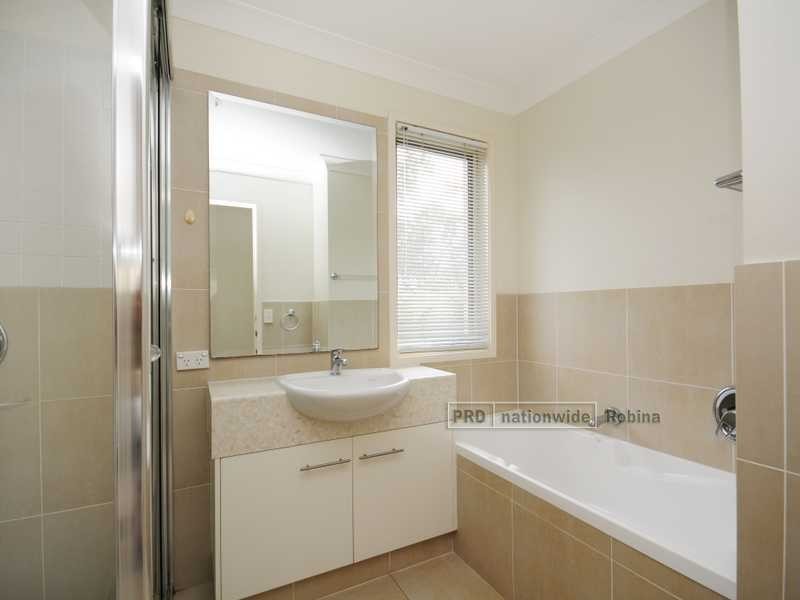 127 Easthill Drive, Robina QLD 4226