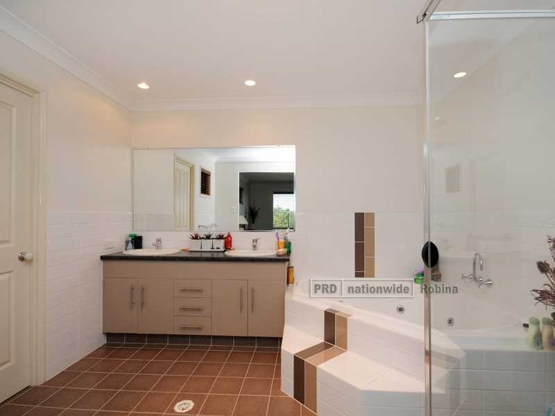 25 Kauri Pine Street, Reedy Creek QLD 4227