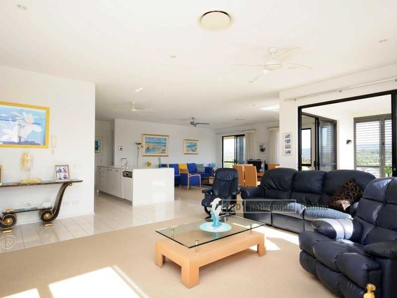 Unit 10 Glasswing/305 Easthill Drive, Robina QLD 4226