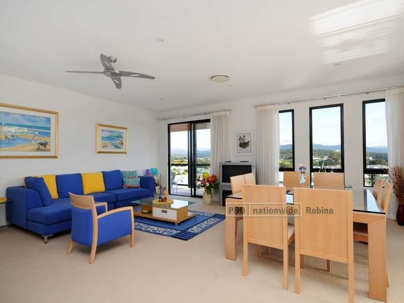 Unit 10 Glasswing/305 Easthill Drive, Robina QLD 4226