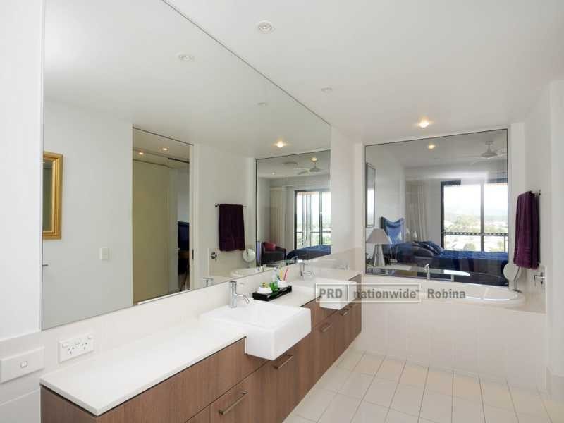 Unit 10 Glasswing/305 Easthill Drive, Robina QLD 4226
