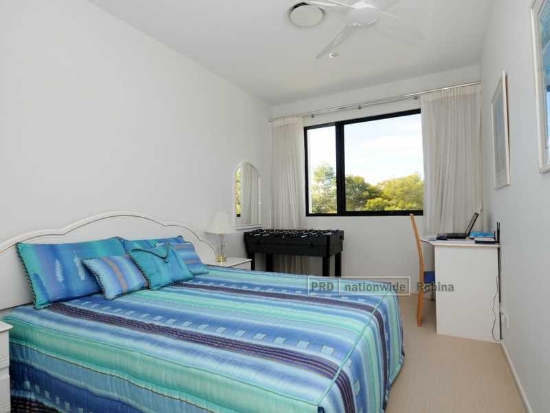 Unit 10 Glasswing/305 Easthill Drive, Robina QLD 4226