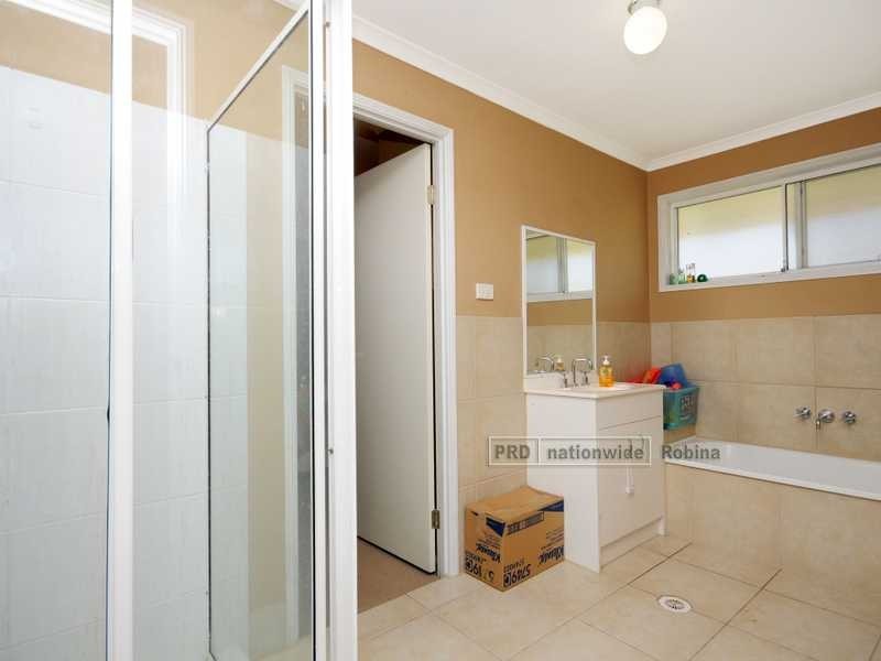 294 Christine Avenue, Varsity Lakes QLD 4227