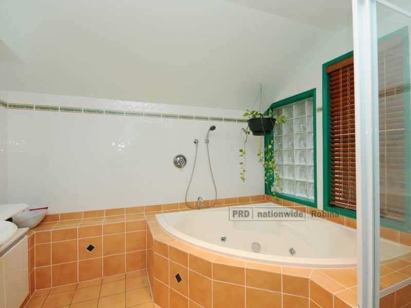 3 Mary Gilmour Court, Burleigh Heads QLD 4220