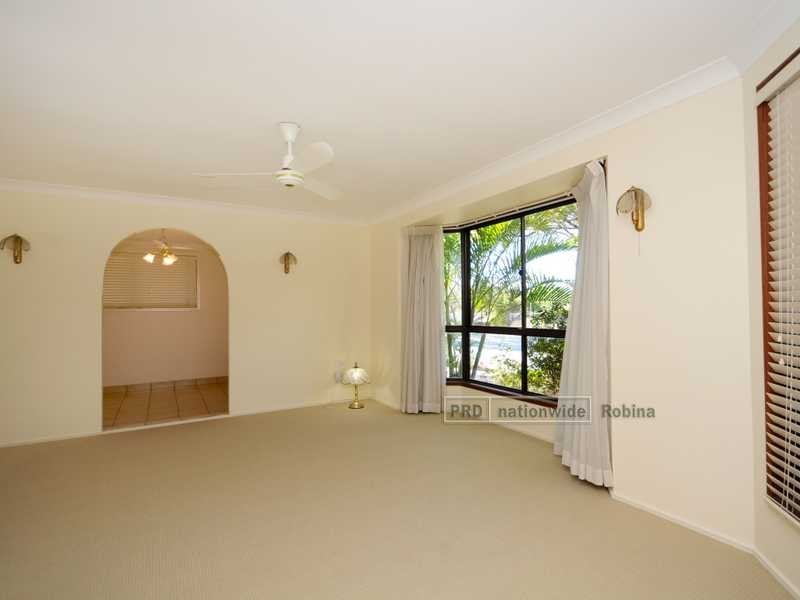 1 Burcott Court, Carrara QLD 4211
