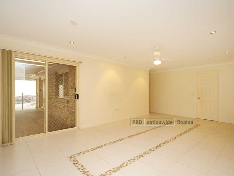 19 Trinity Place, Robina QLD 4226