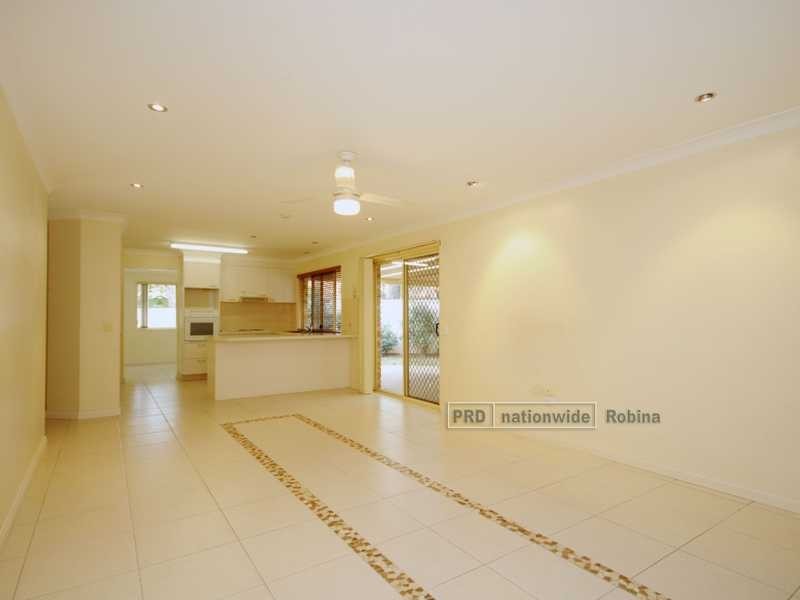 19 Trinity Place, Robina QLD 4226