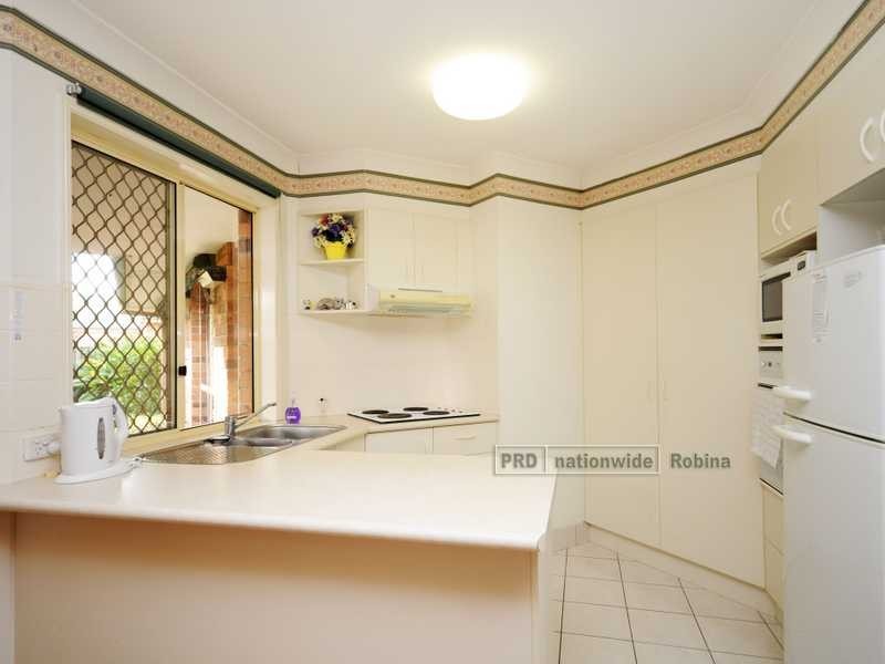 1/1 Murdoch Place, Varsity Lakes QLD 4227