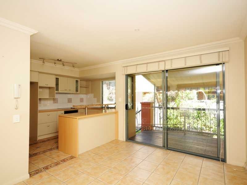 Unit 44/20 Fairway Drive, Clear Island Waters QLD 4226