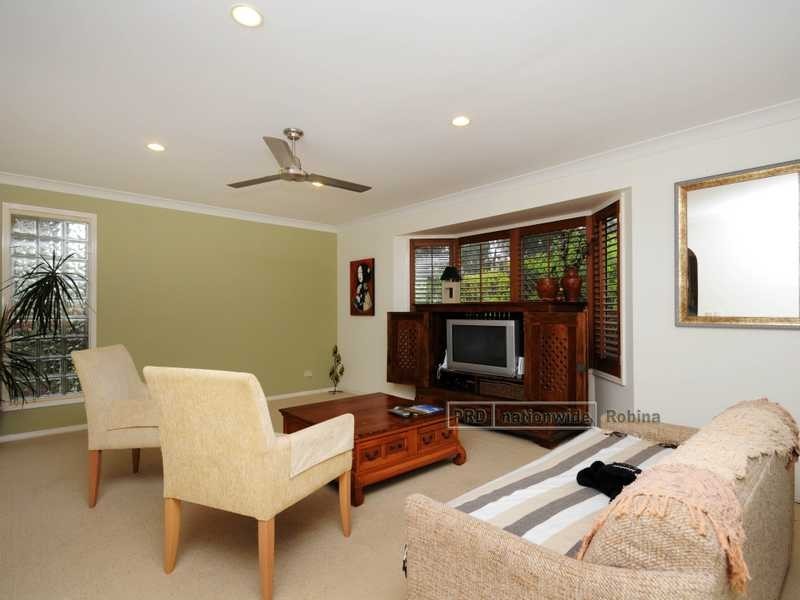 4 Karrinyup Place, Robina QLD 4226