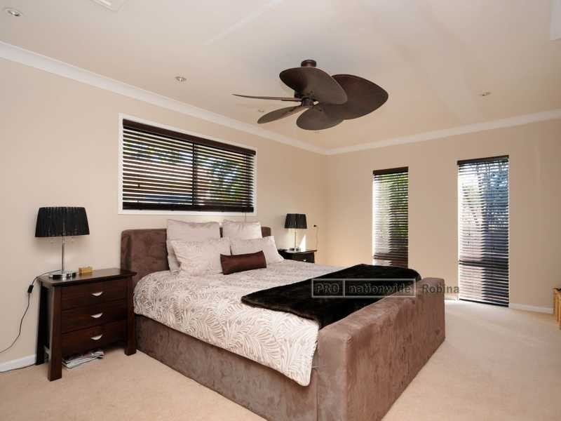 10 Glen Iris Place, Robina QLD 4226