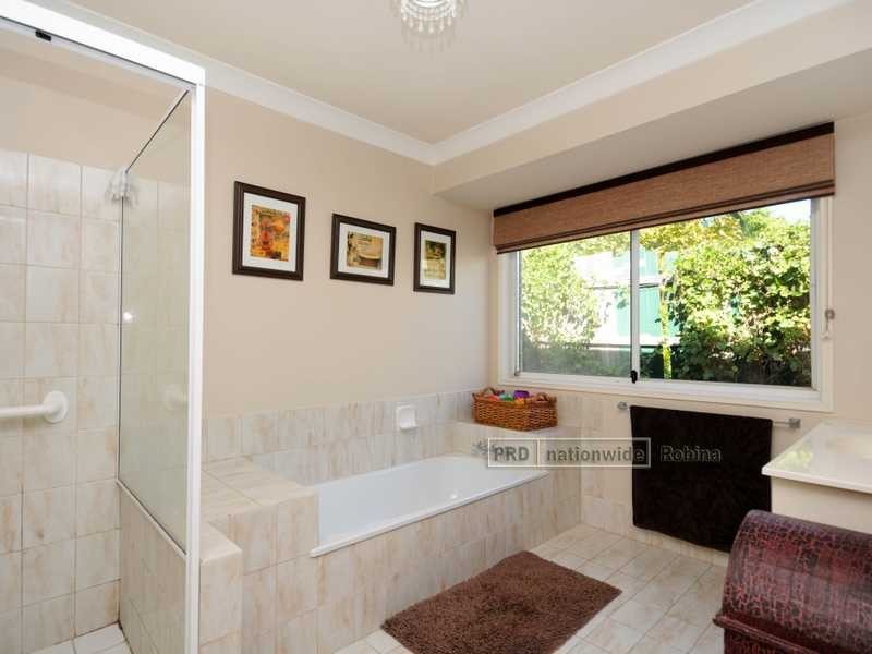 10 Glen Iris Place, Robina QLD 4226