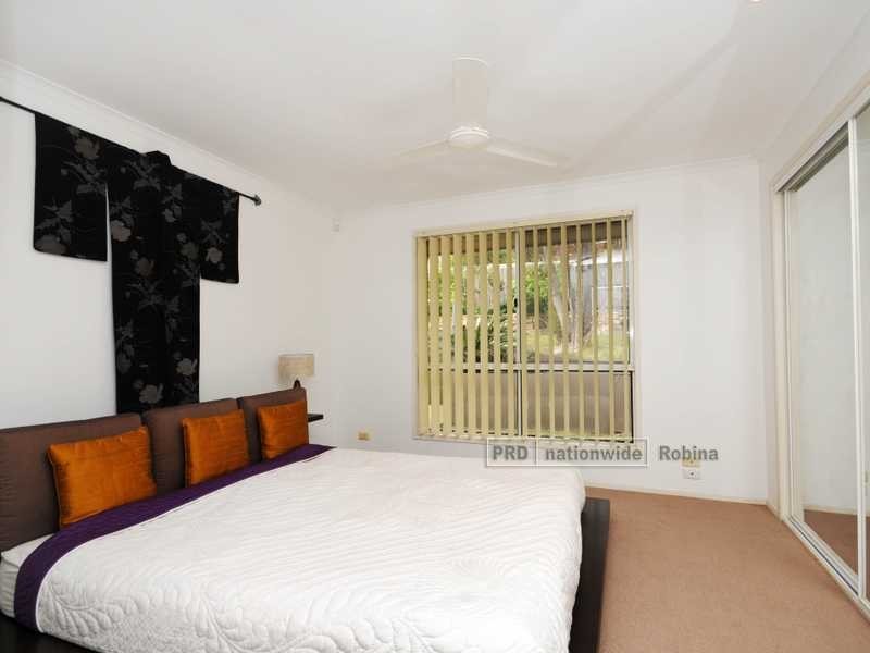 5 Sylvania Place, Robina QLD 4226