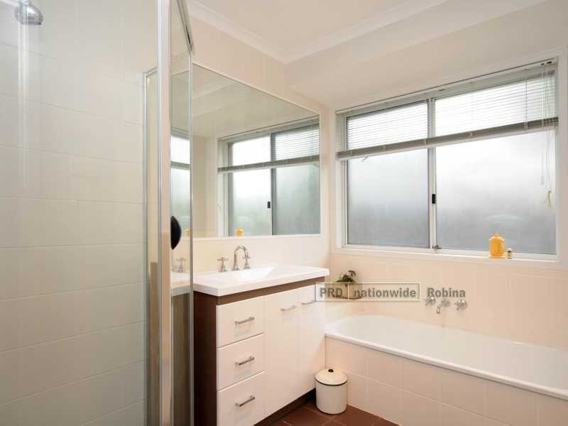 5 Sylvania Place, Robina QLD 4226