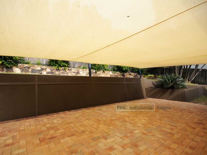 5 Sylvania Place, Robina QLD 4226