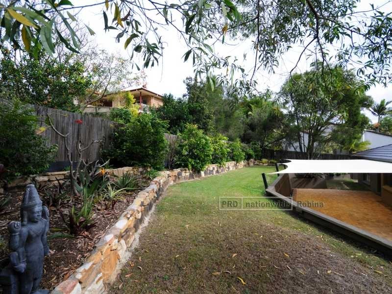 5 Sylvania Place, Robina QLD 4226