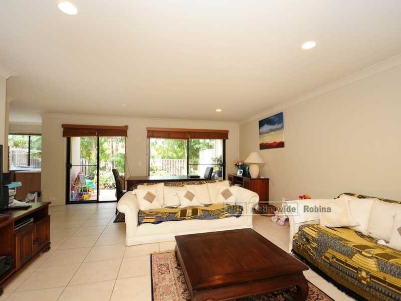 Unit 10/5 Assembly Drive, Varsity Lakes QLD 4227