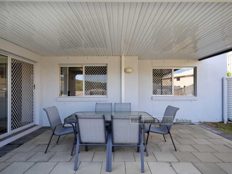 1 Phoebe Rise, Bonogin QLD 4213