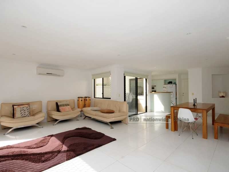 Unit 32/2 Langport Parade, Mudgeeraba QLD 4213