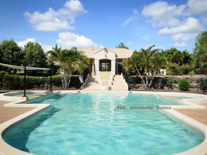 Unit 32/2 Langport Parade, Mudgeeraba QLD 4213