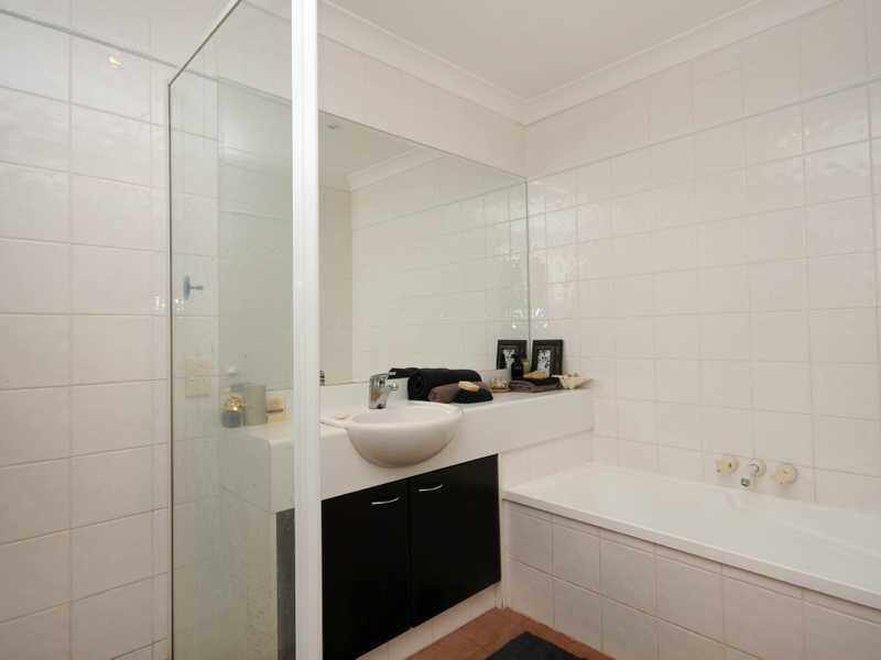Unit 32/2 Langport Parade, Mudgeeraba QLD 4213