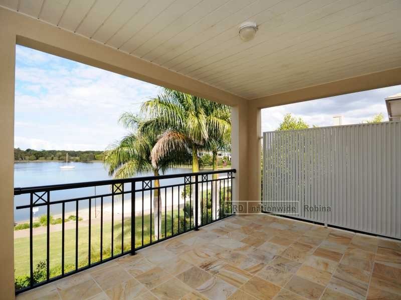 Unit 1012/1 The Cove Crescent, Carrara QLD 4211