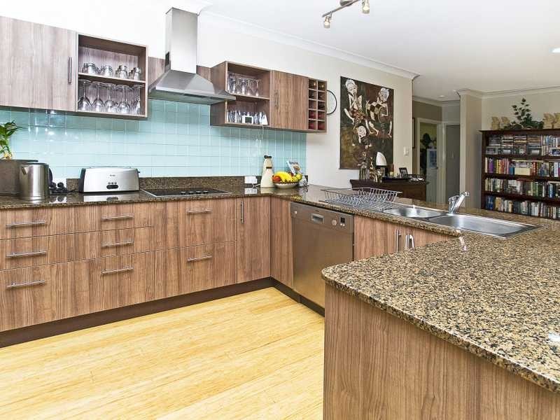 30 Peach Drive, Robina QLD 4226