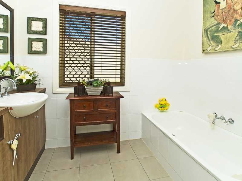 30 Peach Drive, Robina QLD 4226