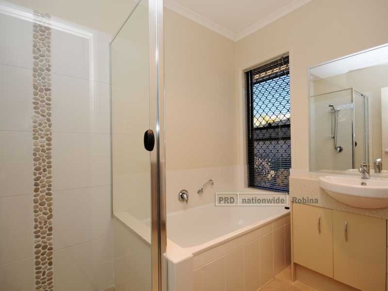26 Boogeardt Rise, Bonogin QLD 4213
