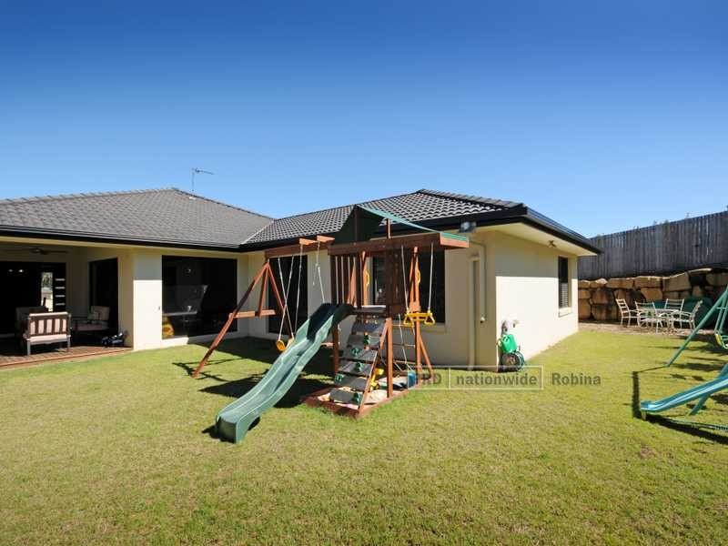 26 Boogeardt Rise, Bonogin QLD 4213