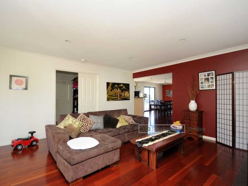 1/4 Faculty Crescent, Mudgeeraba QLD 4213