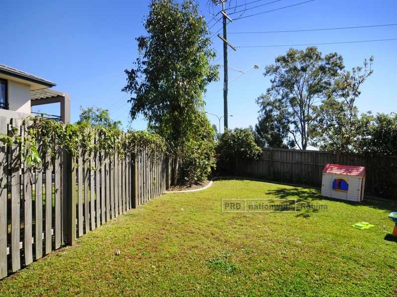 1/4 Faculty Crescent, Mudgeeraba QLD 4213