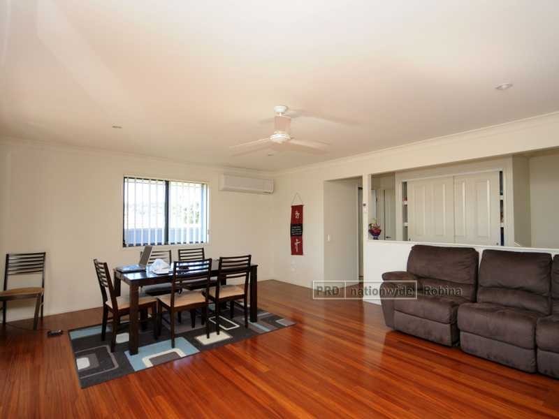 2/4 Faculty Crescent, Mudgeeraba QLD 4213