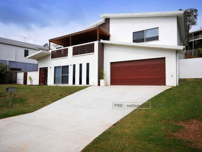 25 Cairngorm Street, Carrara QLD 4211