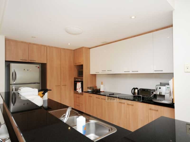 271 Easthill Drive, Robina QLD 4226