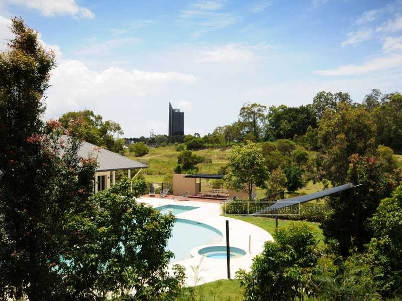 271 Easthill Drive, Robina QLD 4226