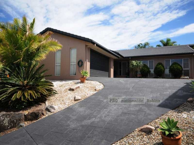 24 Tullamarine Drive, Robina QLD 4226