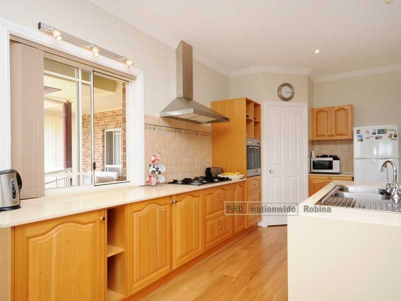 10 Wattle Glen Place, Robina QLD 4226