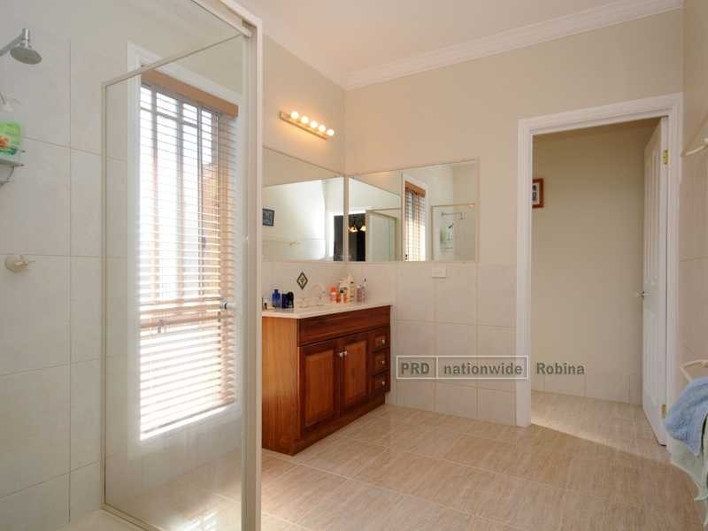 10 Wattle Glen Place, Robina QLD 4226