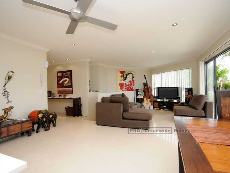 1/18 Menton Avenue, Varsity Lakes QLD 4227