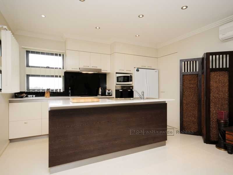 1/18 Menton Avenue, Varsity Lakes QLD 4227