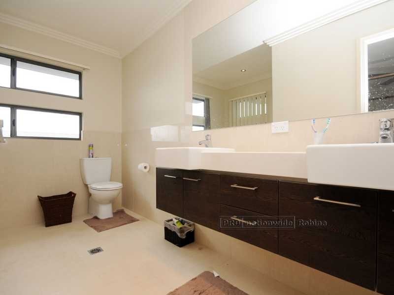 1/18 Menton Avenue, Varsity Lakes QLD 4227