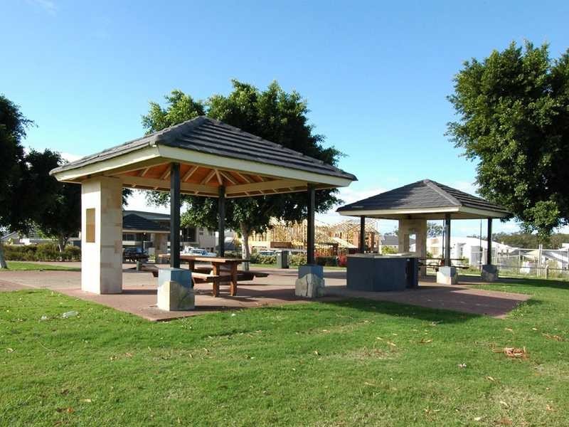 1/18 Menton Avenue, Varsity Lakes QLD 4227