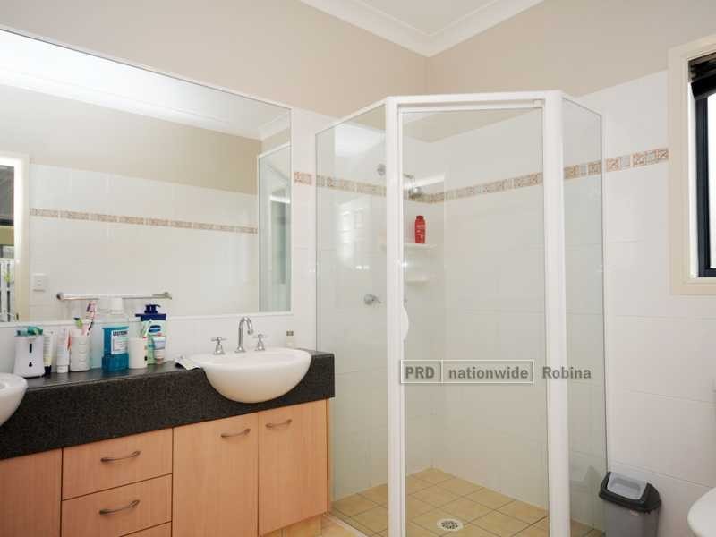 10 Nepean Court, Varsity Lakes QLD 4227