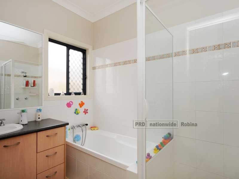 10 Nepean Court, Varsity Lakes QLD 4227