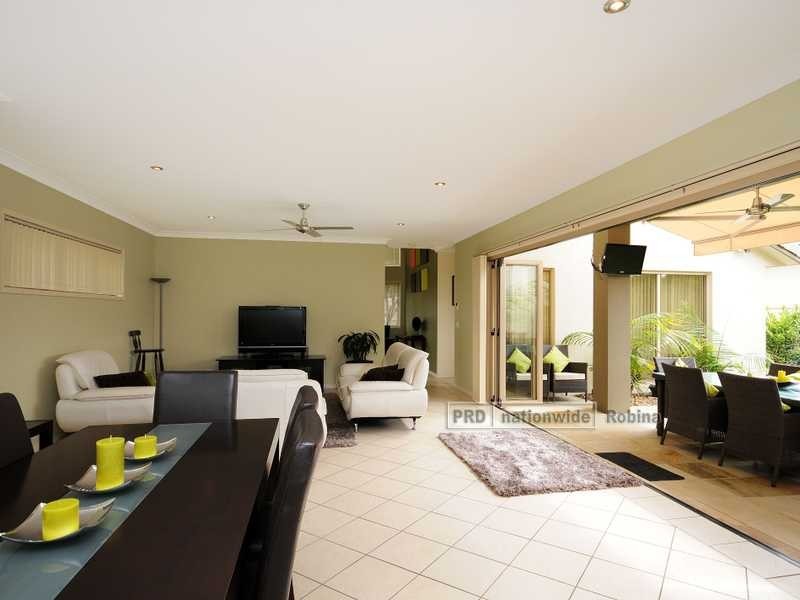 Unit 1/13 The Links, Robina QLD 4226