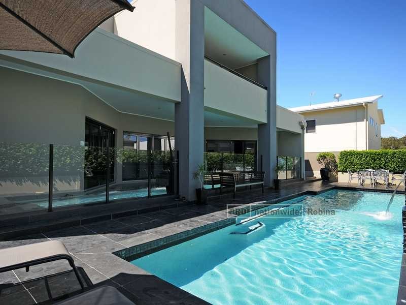 3 Giardino Lane, Varsity Lakes QLD 4227