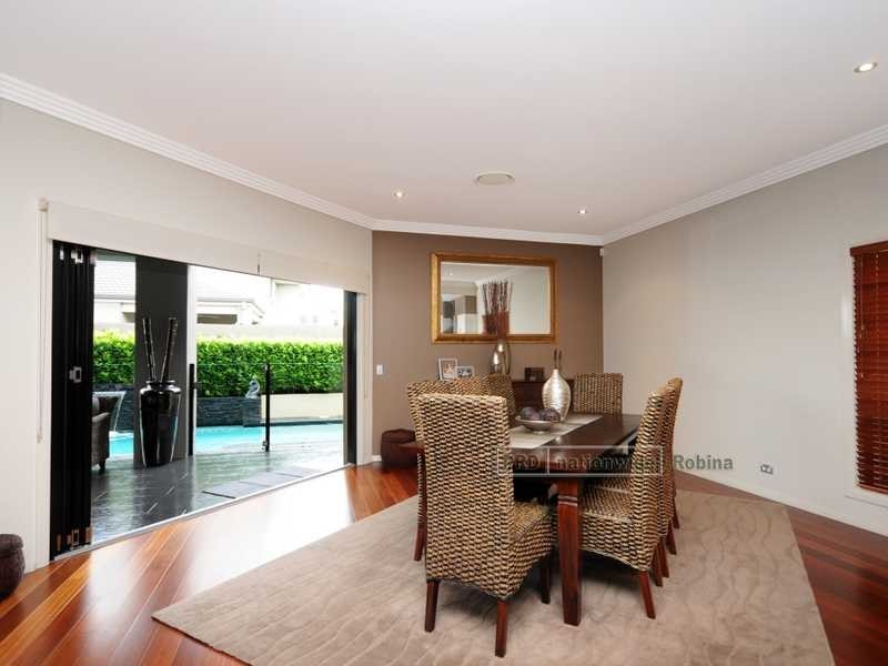 3 Giardino Lane, Varsity Lakes QLD 4227