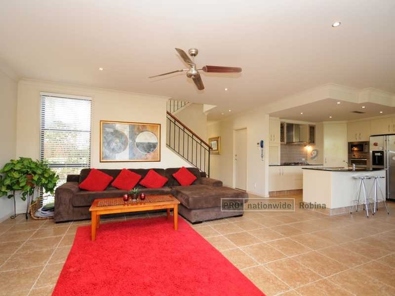 Unit 1046/1 The Cove Crescent, Carrara QLD 4211